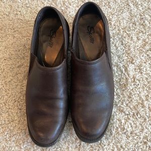 Sports shoes Size 7.5